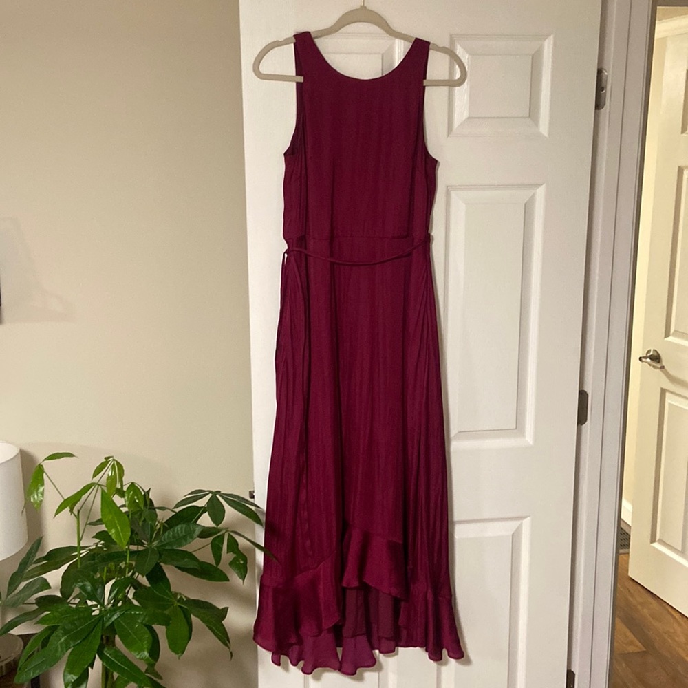 Beautiful midi banana republic dress in size 6 with pockets!!